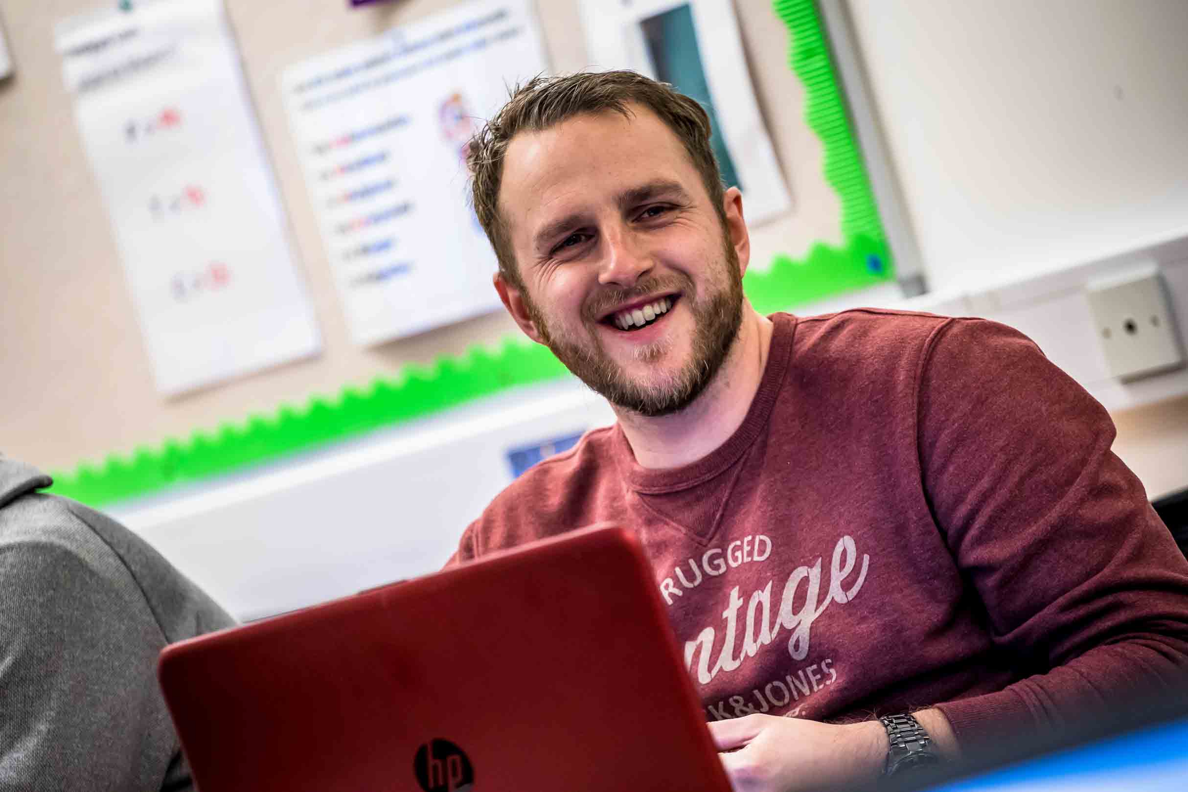 Dysgu Cymraeg yn Nant Gwrtheyrn