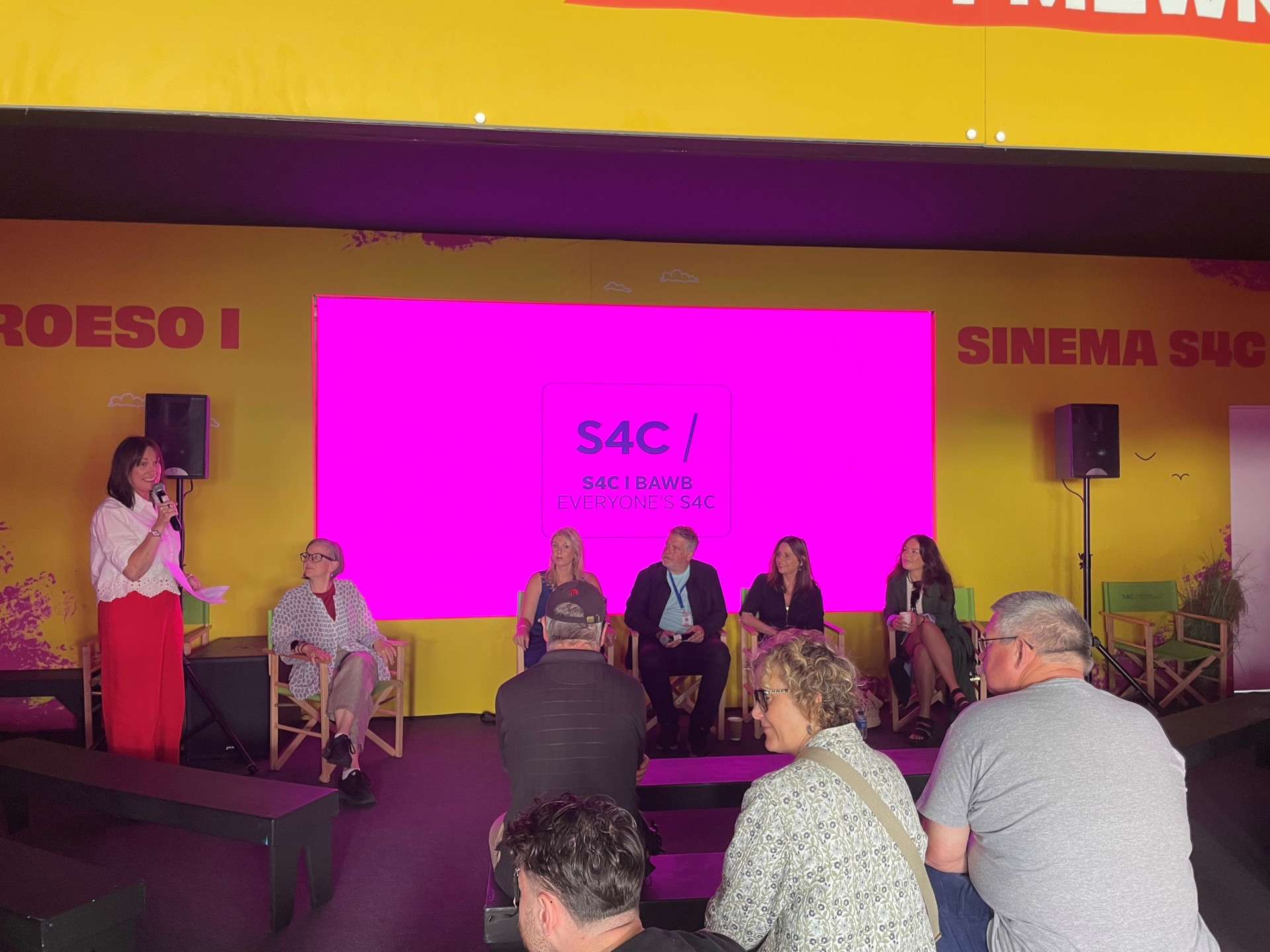 Learn Welsh Tutor to support S4C and the production sector